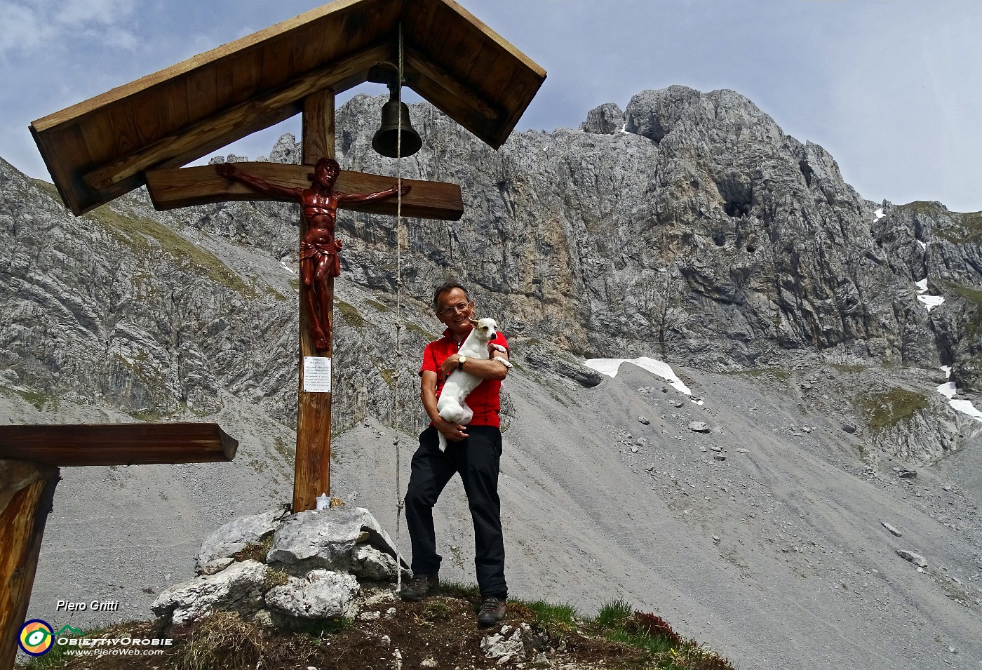 53 Sul cocuzzolo del Colle degli Agnelli il Signore dei ghiaioni (2000 m).JPG -                                